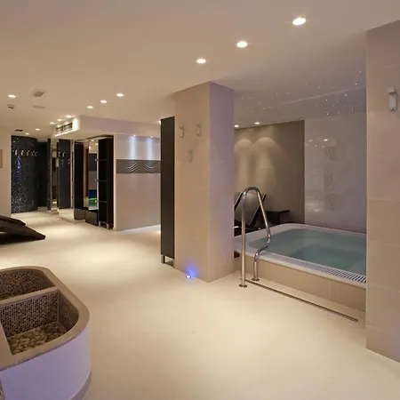Molindrio Plava Laguna 호텔 4*
